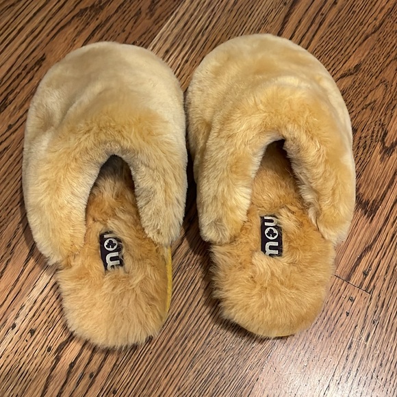 Mou Slippers - Picture 5 of 6
